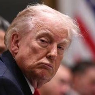 Trump: "Non dormo durante riunioni governo, ma sono noiose" Trump: "Non dormo durante riunioni governo, ma sono noiose"