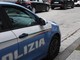 Parcheggia in doppia fila per prendere figlio a scuola, presa a schiaffi da 74enne