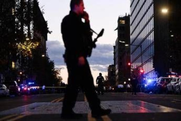 Spari vicino alla Casa Bianca, media: sospettato ha lavorato con forze Usa in Afghanistan Spari vicino alla Casa Bianca, media: sospettato ha lavorato con forze Usa in Afghanistan