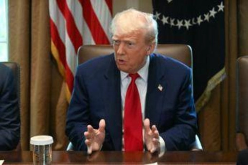 Male l'economia Usa: Trump incolpa Biden, 'scagiona' i dazi e promette il boom