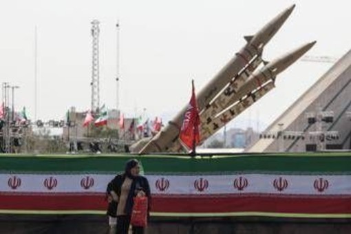 Stretto di Hormuz, Iran non arretra. Trump: "Sono negoziatori subdoli e disonesti" Stretto di Hormuz, Iran non arretra. Trump: "Sono negoziatori subdoli e disonesti"