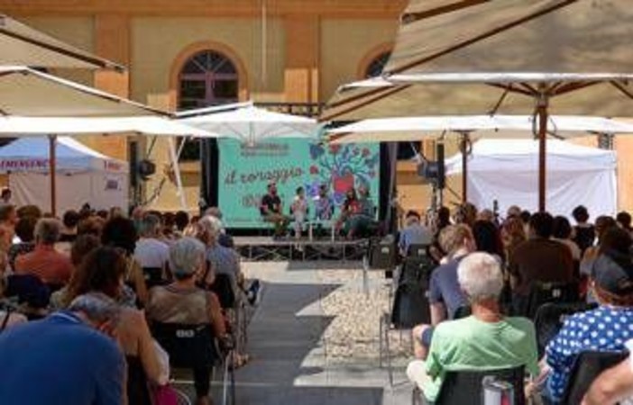 Reggio Emilia, al Festival di Emergency le testimonianze degli operatori in Ucraina: "Attacchi tutti i giorni, conflitto totalizzante" Reggio Emilia, al Festival di Emergency le testimonianze degli operatori in Ucraina: "Attacchi tutti i giorni, conflitto totalizzante"