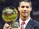 Cristiano Ronaldo batte Messi, è suo il Pallone d'Oro di tutti i tempi. Poi sui social: "Il calcio è dei tifosi!" Cristiano Ronaldo batte Messi, è suo il Pallone d'Oro di tutti i tempi. Poi sui social: "Il calcio è dei tifosi!"