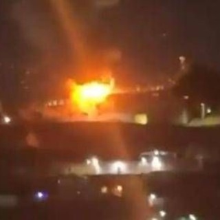 Attacco al Venezuela, colpito anche il mausoleo di Chavez Attacco al Venezuela, colpito anche il mausoleo di Chavez