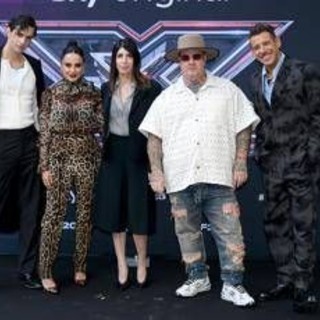 X-Factor, è la notte degli inediti: come funziona la puntata e quali sono i brani