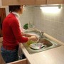Airbnb e le nuove regole: "Niente più piatti da lavare o pulizie per gli ospiti". Cosa cambia