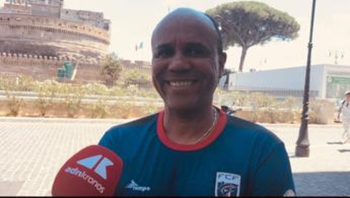 Mondiali, il ricordo di un tifoso di Capo Verde a Roma: "Giocai a calcetto con il ct Bubista" Mondiali, il ricordo di un tifoso di Capo Verde a Roma: "Giocai a calcetto con il ct Bubista"