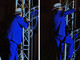 Al Bano, acrobazie a 83 anni: canta e... si arrampica sul palco - Il video