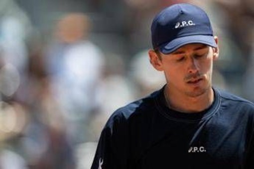 Gli Internazionali e i tifosi-scommettitori: furia De Minaur, la Federazione minaccia il 'Daspo'