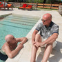 Alfonso Signorini a bordo piscina con Carlo Nordio: &quot;Sorprese d'estate&quot;