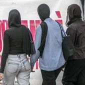 Burqa, hijab e chador: quali sono le differenze tra i veli