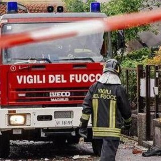 Reggio Emilia, crolla il soffitto di un'abitazione a Boretto: feriti madre e figlio