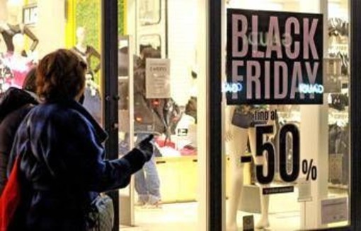 Cosa succede al cervello durante il Black Friday? La scienza svela perché compriamo troppo